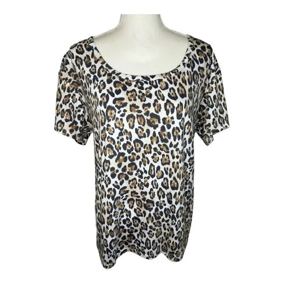 Victoria's Secret Tops - Victoria’s Secret Women’s Small Leopard‎ Print Short Sleeved Top